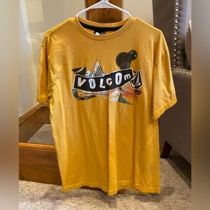 Mens Volcom Tshirt. Size L